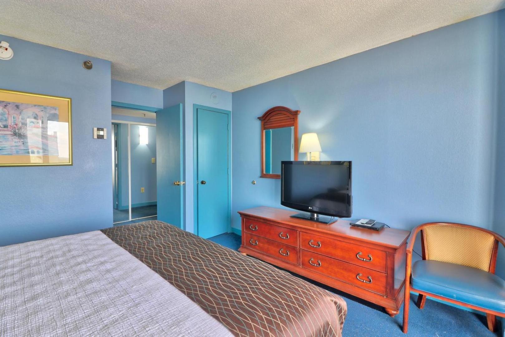 Enticing Ocean View Condo Located On The Blvd, Wifi Included, Monthly Winter Ren 미를 비치 외부 사진
